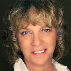 Meet your Posher, Denise